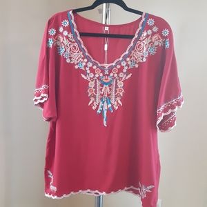 Komili embroidered short sleeve woven blouse, size XL.
